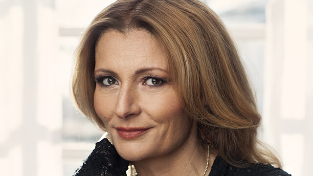 Bokhandel plockar undan böcker av Katerina Janouch – hänvisar till ”rasism”