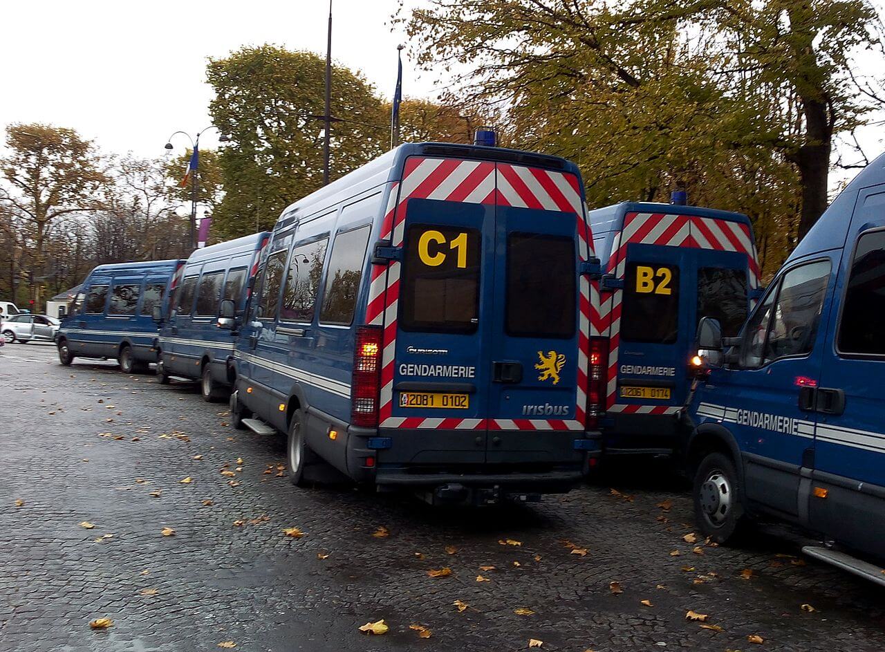 Attackerade kvinnor med hammare skanderades ”Allahu Akbar”