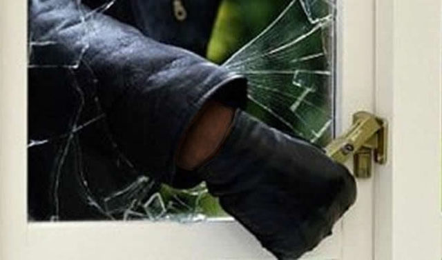 Äldre par rånades brutalt i sitt hem utanför Stockholm – hitrest liga jagas