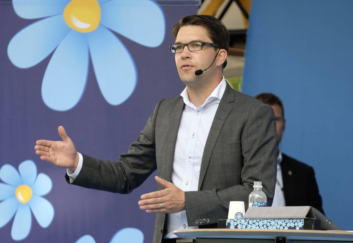 SD begär misstroendeförklaring mot Stefan Löfven