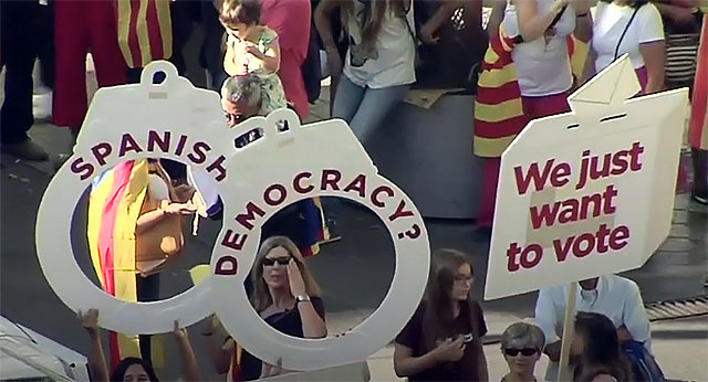 Katalansk folkomröstning ska stoppas med polisrazzior och ekonomiska beslag