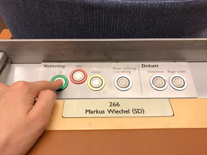 Ingen misstroendeförklaring mot Löfven