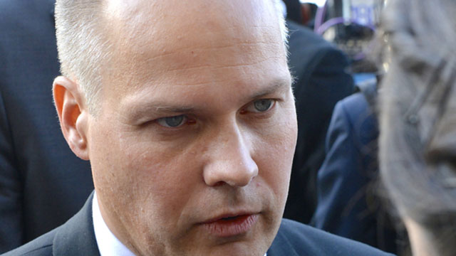 Regeringen velar om förlängda gränskontroller