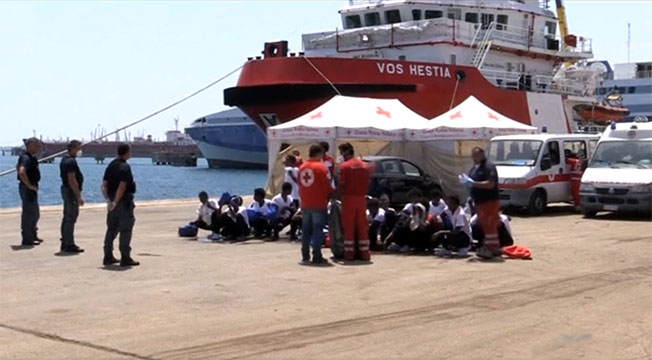 Rädda Barnen utreds av polis för samarbete med människosmugglare