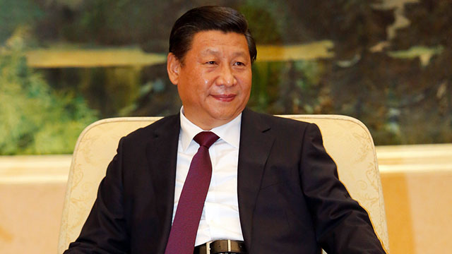 Kinas diktator skriver in sitt eget namn i grundlagen