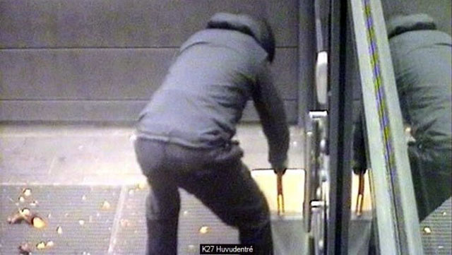 Polisen går ut med bild på misstänkt bombman – vill ha tips från allmänheten