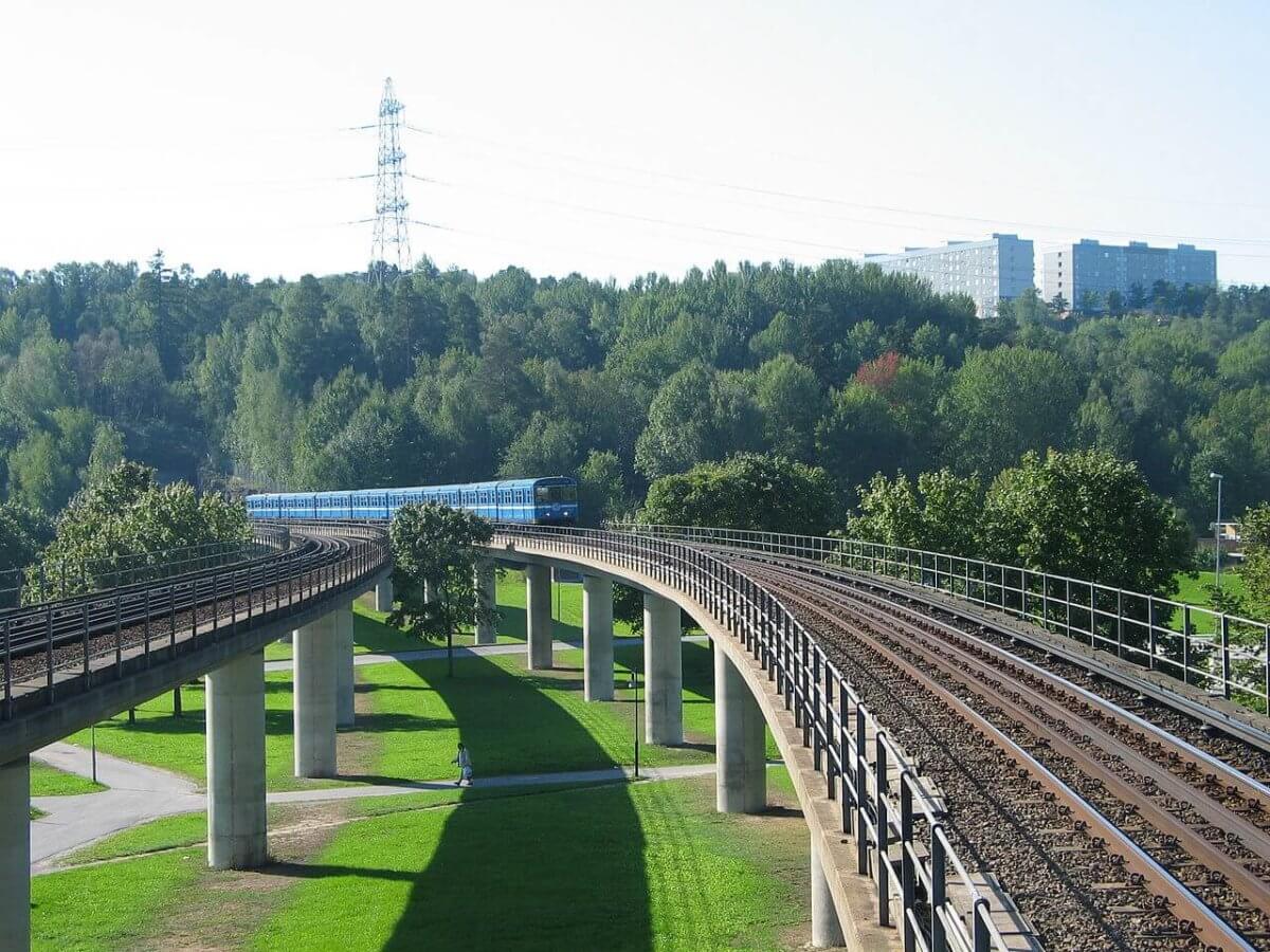 SL-kontrollanter vägrar jobba på röda linjen efter hot