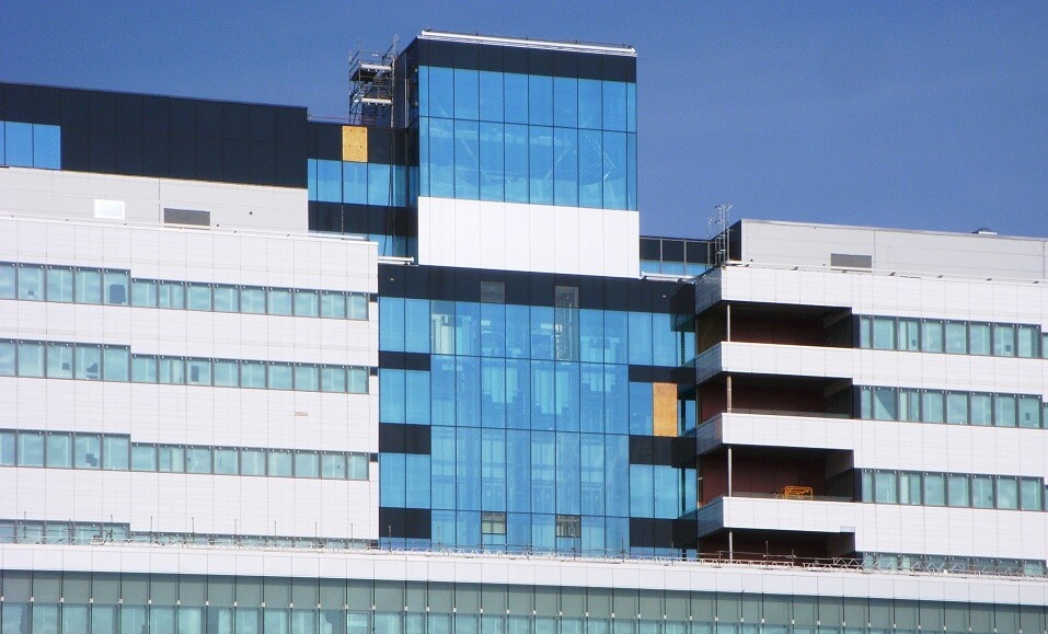 F.d. minister drev igenom skandalomsusade bygget – fick toppjobb hos byggbranschen