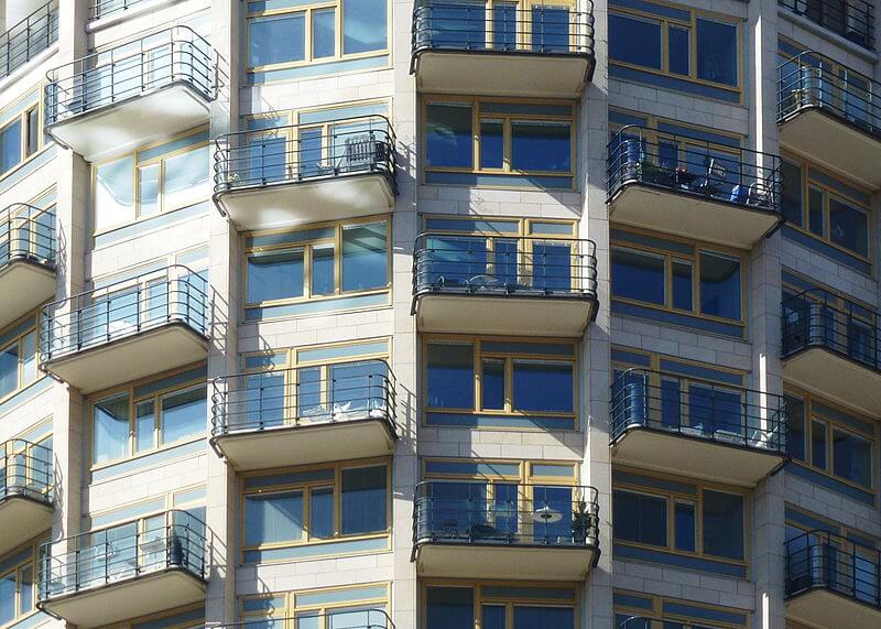 Varning för fastighetskrasch – nyanlända har inte råd att köpa nya bostäder