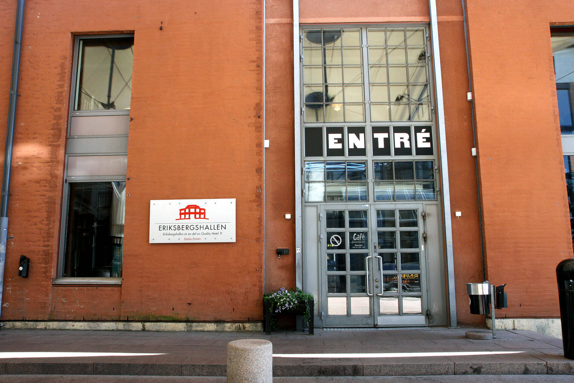 ’Undvik fönster och balkonger’ – polisen uppmanar folk att hålla sig hemma under EU-toppmötet