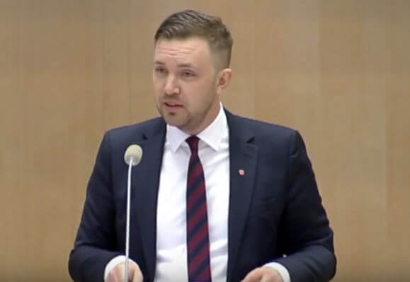 SD-politiker polisanmäls för hets mot folkgrupp efter uttalande om minaret