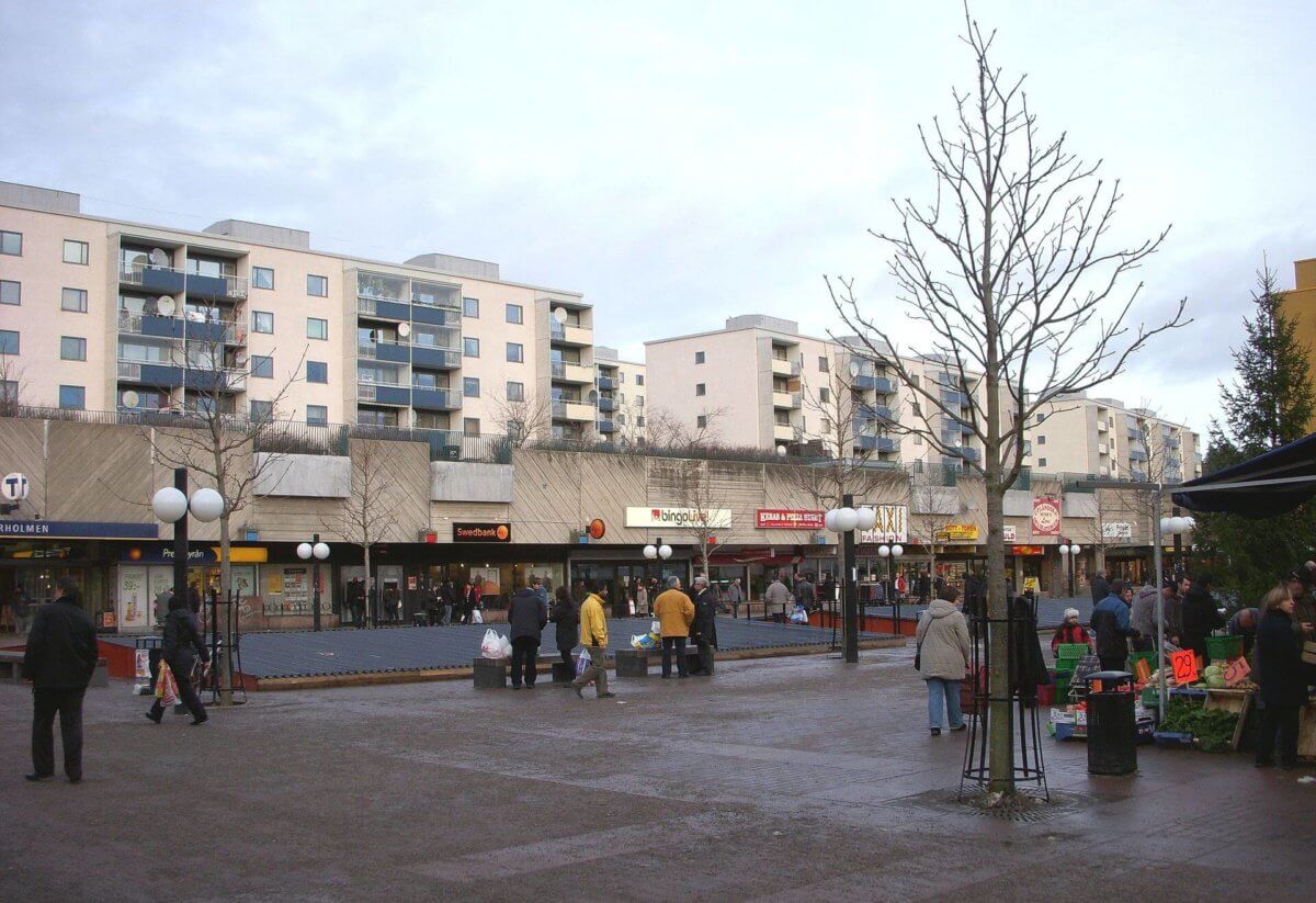 Skarp handgranat påträffad i Stockholmsförort