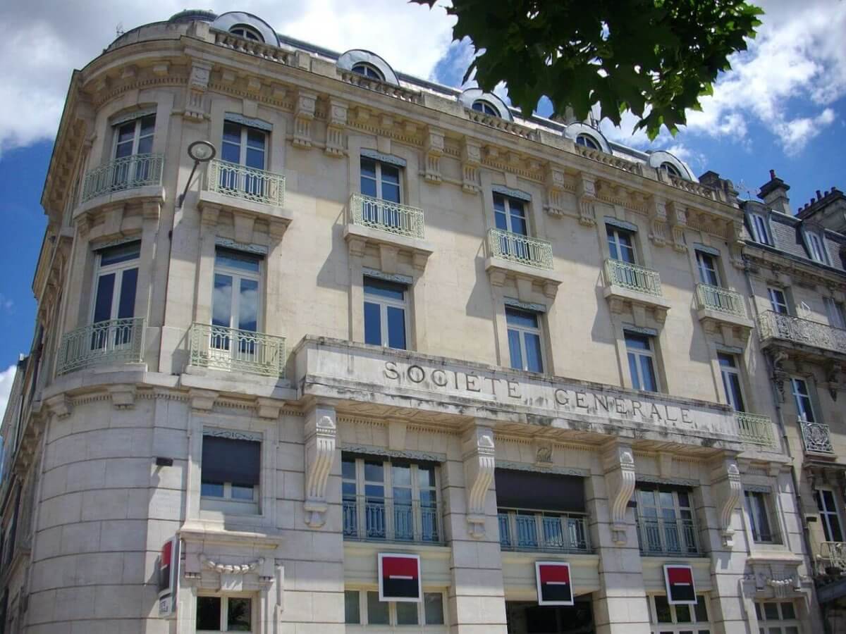 Fransk bank stänger Nationella frontens konton