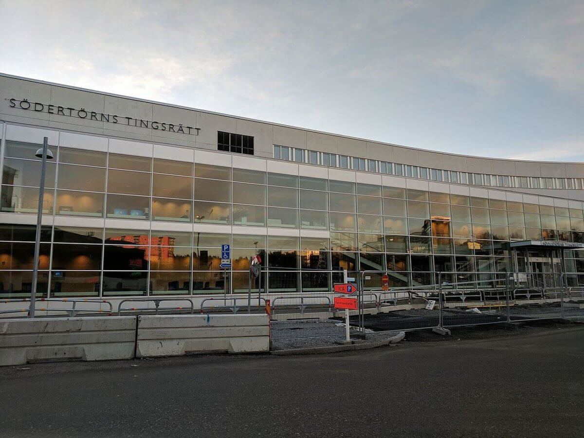 Brist på kvadratmeter i rumänska och ungerska fängelser – dömda släpps fria i Sverige