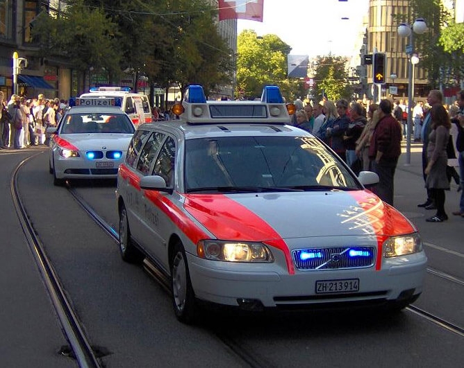 Polisen i Zürich slutar nämna misstänkta brottslingars nationalitet