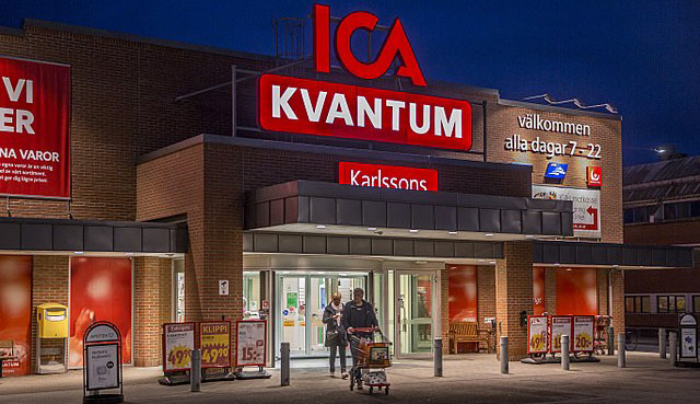 Ungdomsgäng spottar och kastar smällare på äldre – nu har kyrkoherden i Svedala fått nog