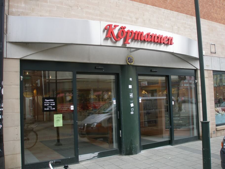 Ungdomsgäng stjäl och trakasserar i galleria