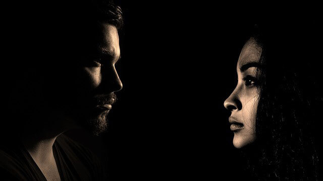 Män och kvinnor ekonomiskt ojämställda – männen drar fortfarande det tunga lasset i hushållen