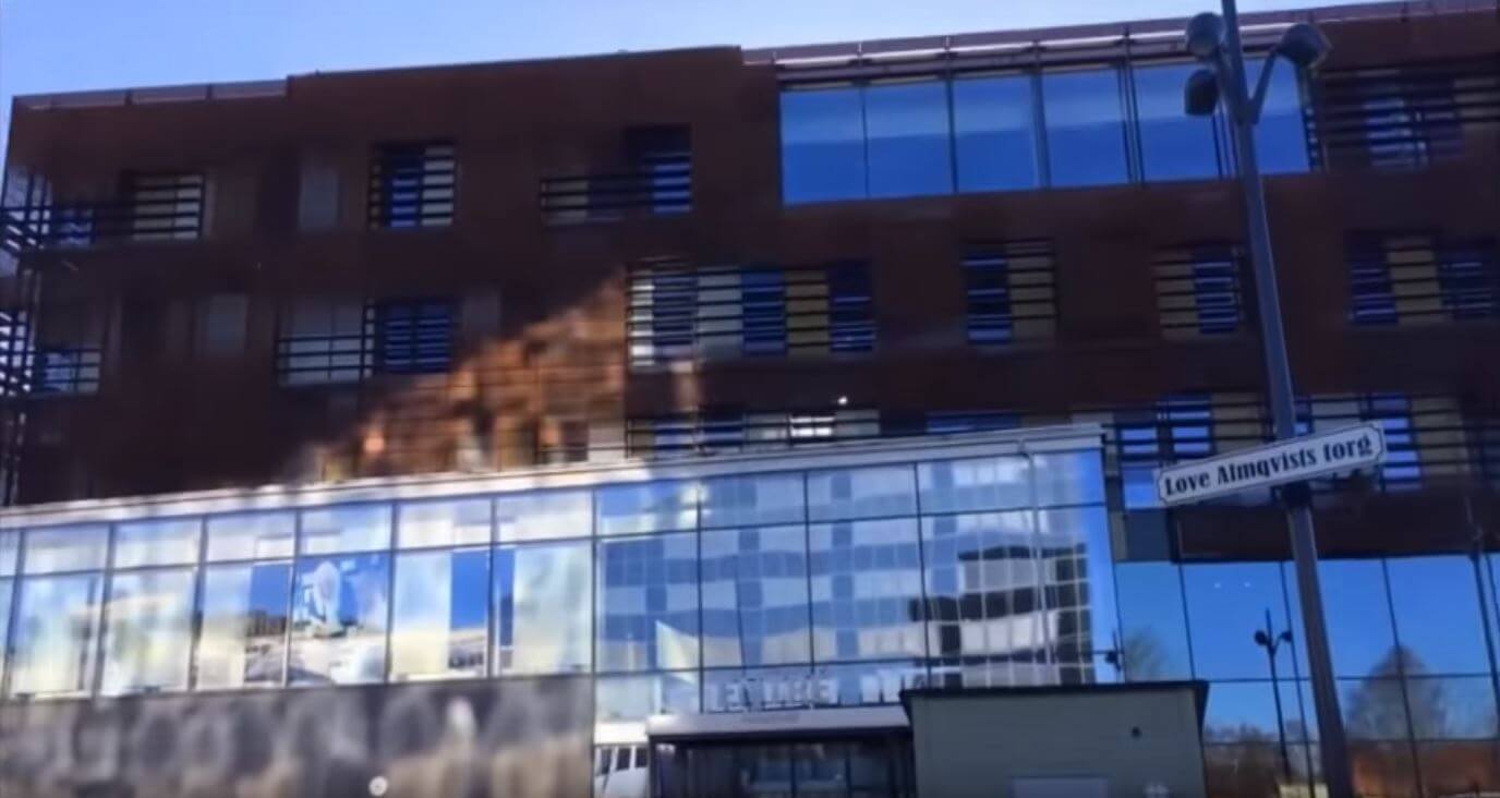 Gymnasium utrymt efter bråk mellan olika ’grupperingar’