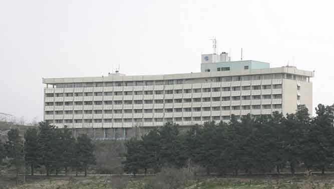 Beväpnade män belägrade Intercontinental Hotel i Kabul – fem döda