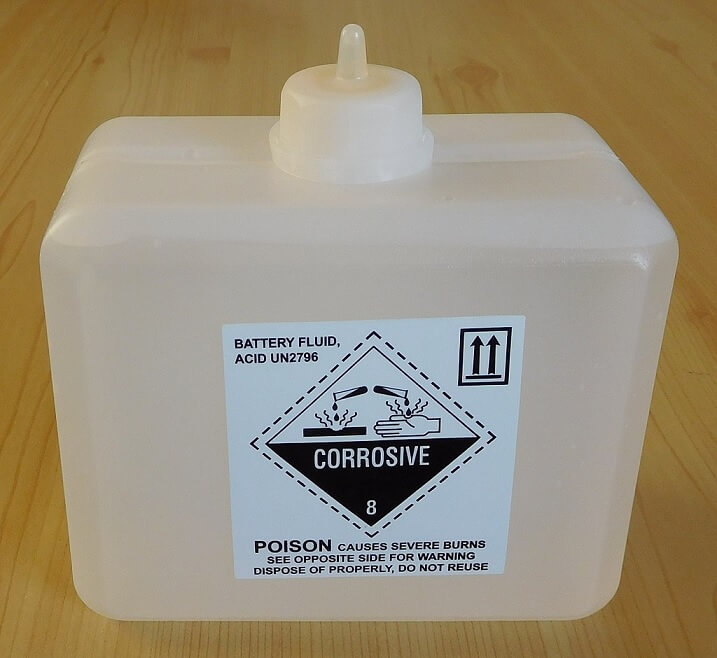 Åldersgräns på frätande vätskor i Storbritannien efter syraattacker