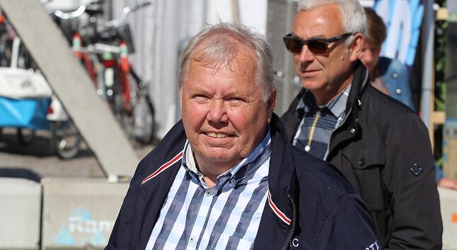 Bert Karlsson ger sig in i politiken igen