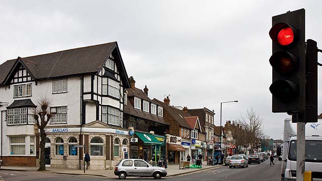 Ny studie: Invandringen hindrar unga britter att göra bostadskarriär