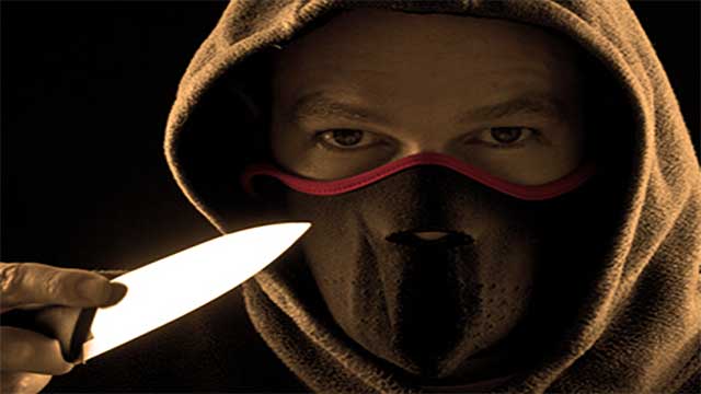 Maskerade ungdomskriminella knivrånar barn i Stockholmskommun