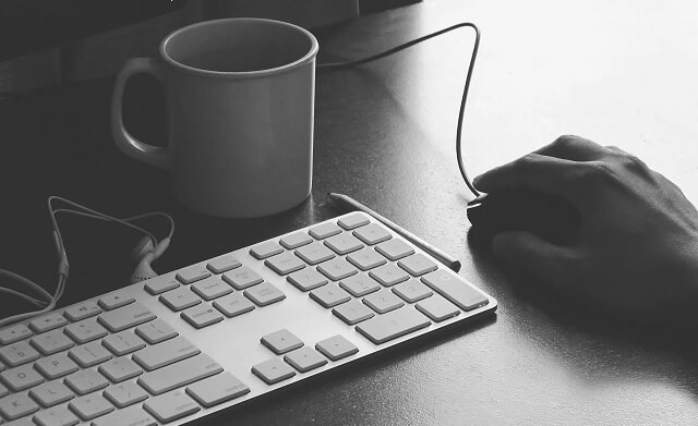 Facebook tar till drastiskt grepp för att stoppa fake news – användare ska rangordna nyhetssajter