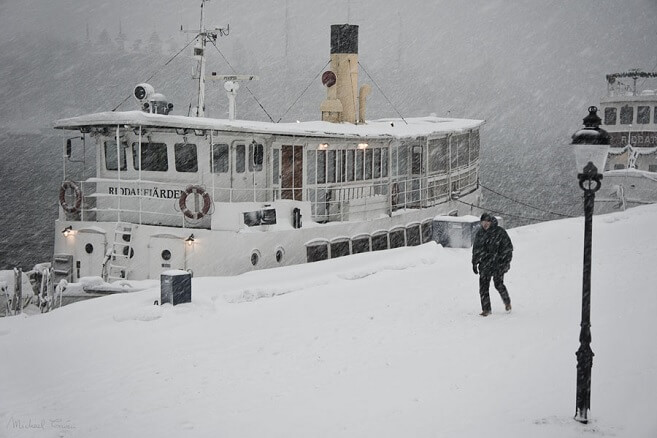 SMHI varnar för en blåsig och snöig tisdag