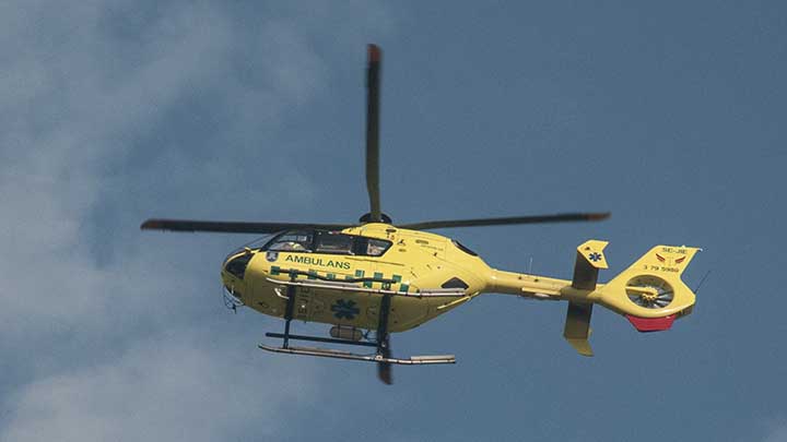 Man knivhuggen i bostadsområde söder om Stockholm