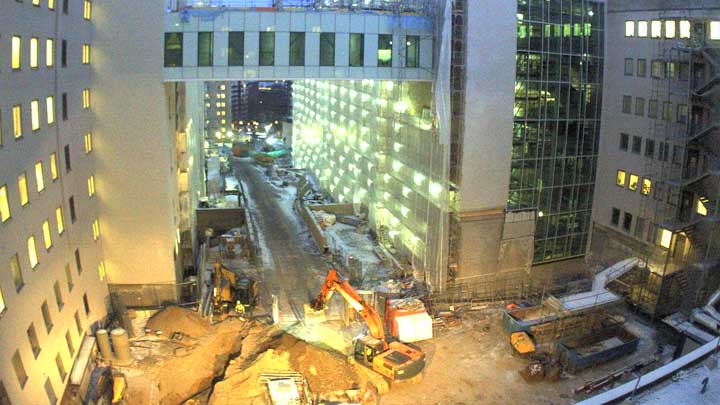 Byggjobbare tog fast tjuv på sjukhus