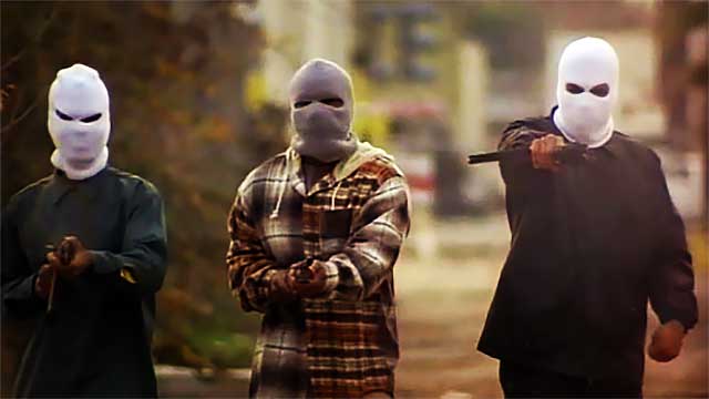 Stort maskerat ungdomsgäng bakom våg av personrån i Växjö