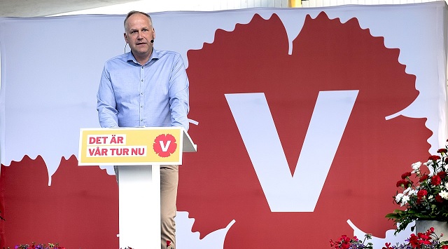 V-politiker slutar – anklagar partiet för särbehandling av invandrare