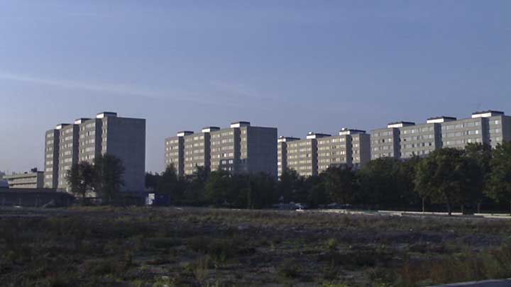 Flera bostäder i Sollentuna beskjutna med automateld