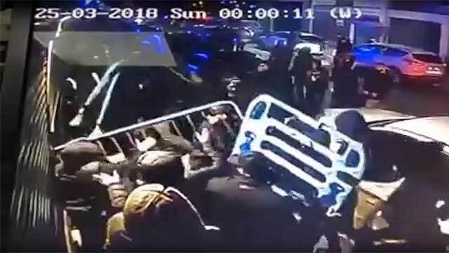 Våldsam attack utanför turkisk restaurang