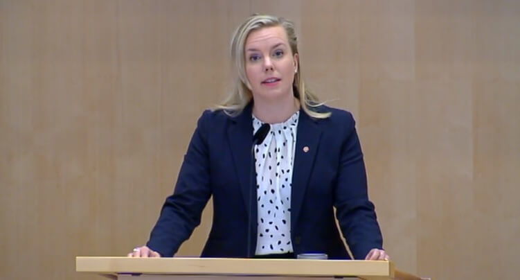 Vänsterpartist: Ökat antal anmälda sexbrott ’en feministisk revolution’