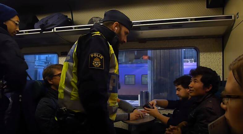 Sex av tio vill minska på invandringen