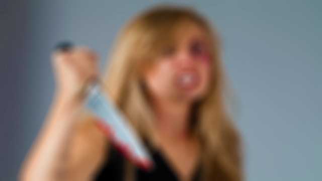 Kvinna gripen för flera fall av mordförsök – jagade barn på lekplats med kökskniv