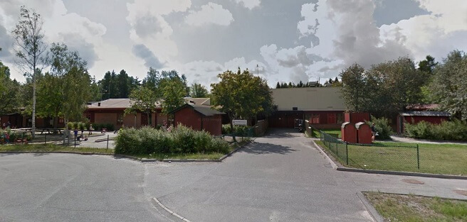 Religiös mobbning på skola –  hånas för att äta fläskkött och bära ’fel’ kläder
