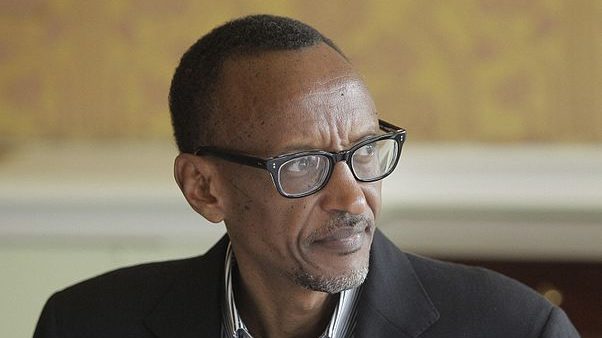 Biståndsberoende Rwanda sponsrar fotbollsklubb med hundratals miljoner