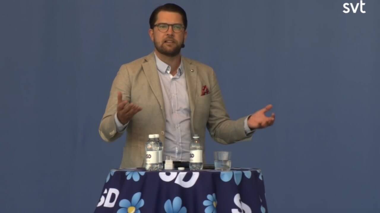 Åkessons förslag: Ögonbindel istället för slöja