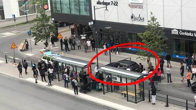 26-årig gängkriminell skjuten till döds utanför Ica Maxi norr om Stockholm