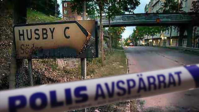 En gripen efter knivmord i Stockholmsförort