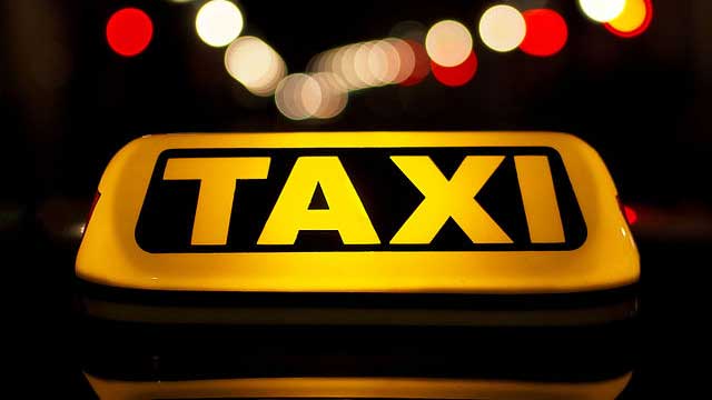 Tvåhundra taxibilar i Malmö blir av med tillståndet efter lagbrott