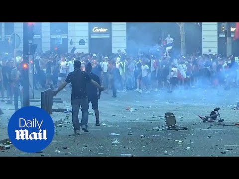 VM-guldet firades med upplopp