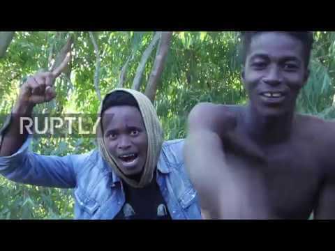 Video: Våldsamt då 600 migranter stormade spanska gränsen i Marocko