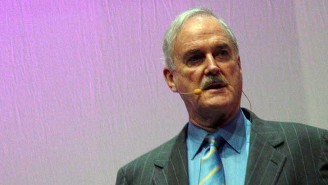 John Cleese lämnar Storbritannien – står inte ut med medieklimat, politisk korrekthet och fördummad politisk debatt