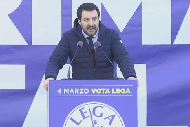 Ny migrantbåt avvisas – får under inga omständigheter lägga till i italiensk hamn