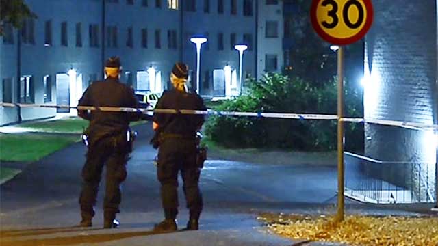 Polisen tvingades skjuta skarpt mot våldsam badstrandsrånare